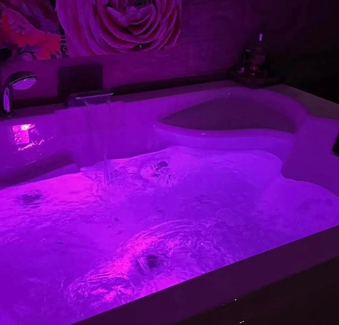 Luxury tent La Cabane Des Amoureux Du Jardin Barjols